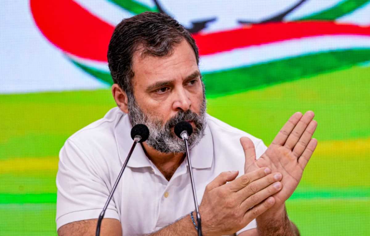 विपक्षी नेताओं की जासूसी करवा रही है सरकार : राहुल गाँधी